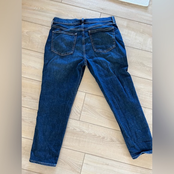 NWOT Gap Girlfriend Mid Rise Jeans - Picture 4 of 5